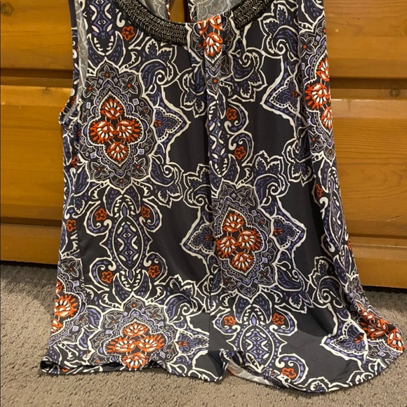 Sleeveless Top with Beaded Neckline Size M - Picture 6 of 9